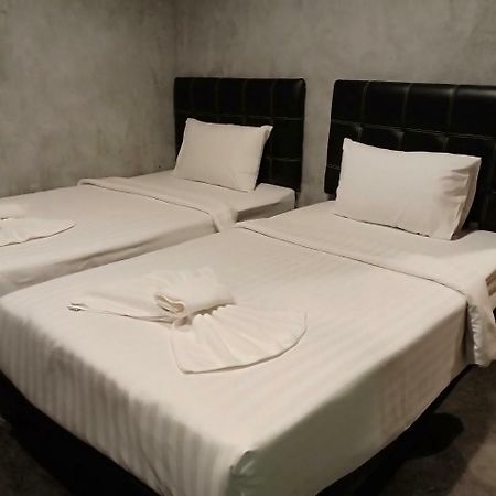 Хостел Loftel @ Nakhon Накхонсітхаммарат Екстер'єр фото
