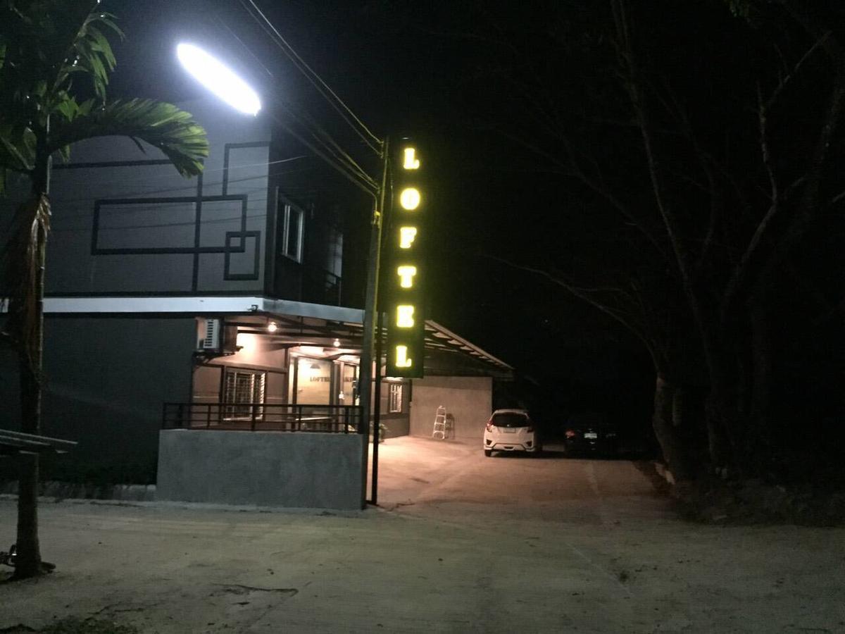 Хостел Loftel @ Nakhon Накхонсітхаммарат Екстер'єр фото