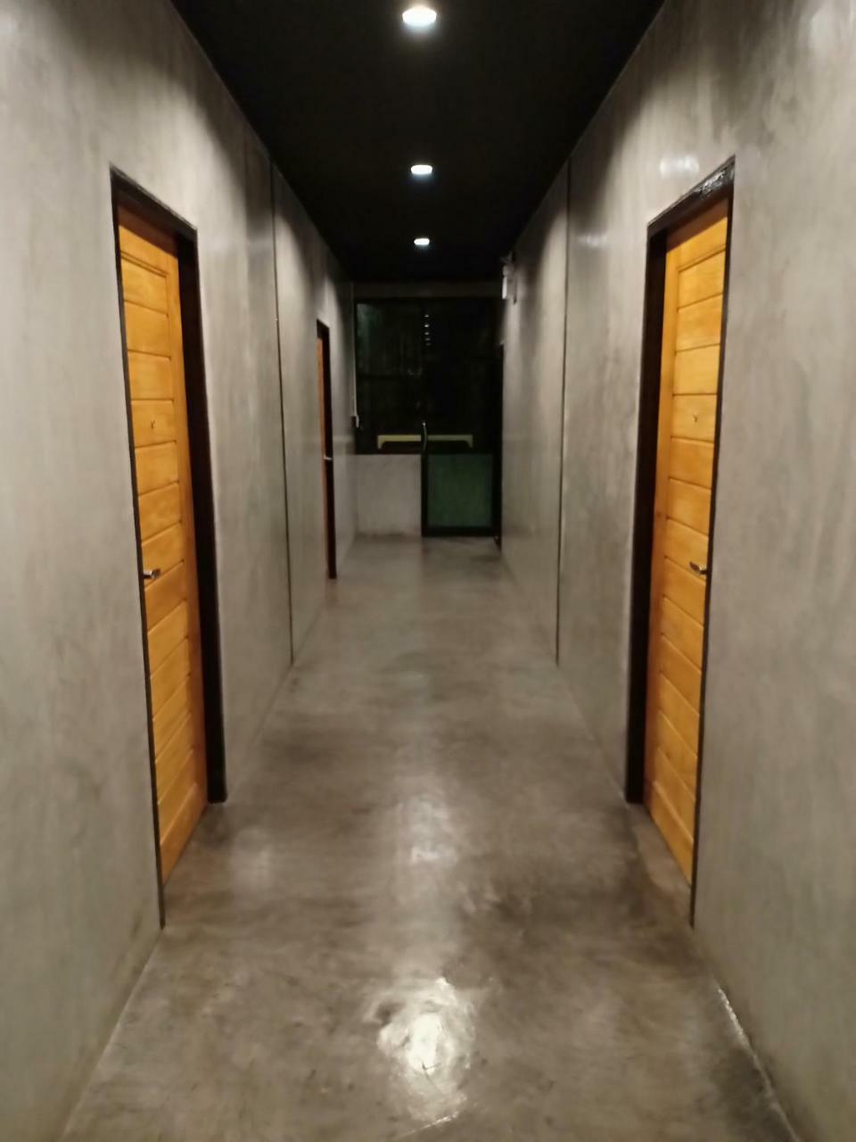 Хостел Loftel @ Nakhon Накхонсітхаммарат Екстер'єр фото